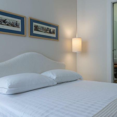 Chung cư 80 m² 3 phòng ngủ, 2 phòng tắm riêng ở Plebiscito Napoli Ngoại thất bức ảnh