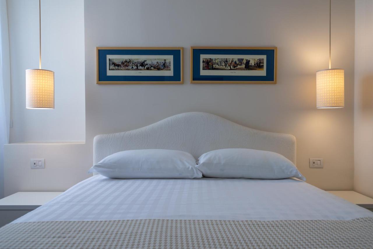 Chung cư 80 m² 3 phòng ngủ, 2 phòng tắm riêng ở Plebiscito Napoli Ngoại thất bức ảnh