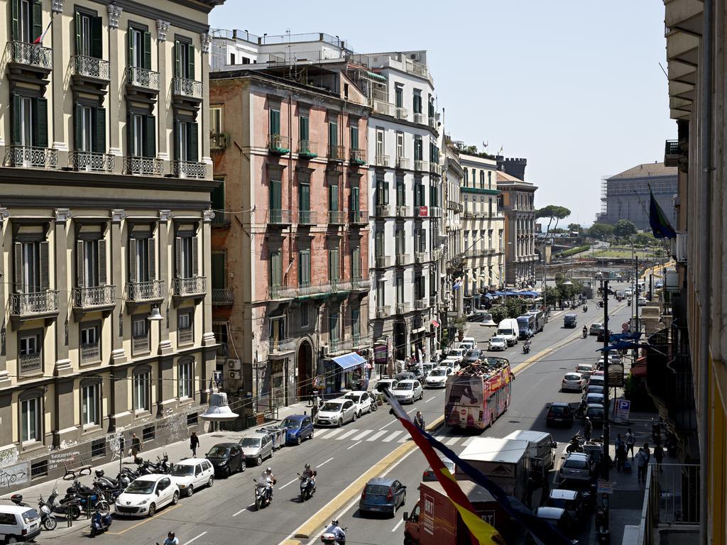 Chung cư 80 m² 3 phòng ngủ, 2 phòng tắm riêng ở Plebiscito Napoli Ngoại thất bức ảnh