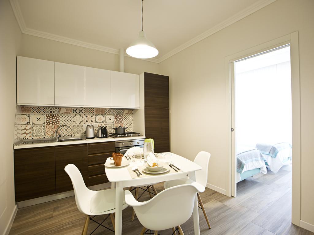 Chung cư 80 m² 3 phòng ngủ, 2 phòng tắm riêng ở Plebiscito Napoli Ngoại thất bức ảnh