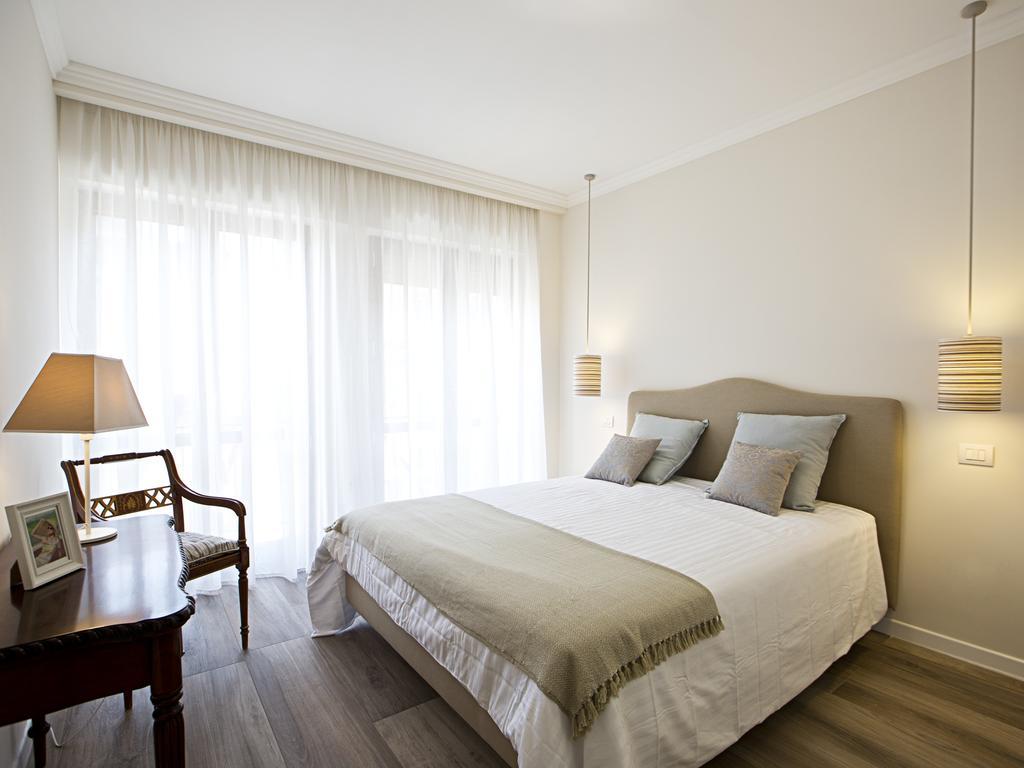 Chung cư 80 m² 3 phòng ngủ, 2 phòng tắm riêng ở Plebiscito Napoli Ngoại thất bức ảnh