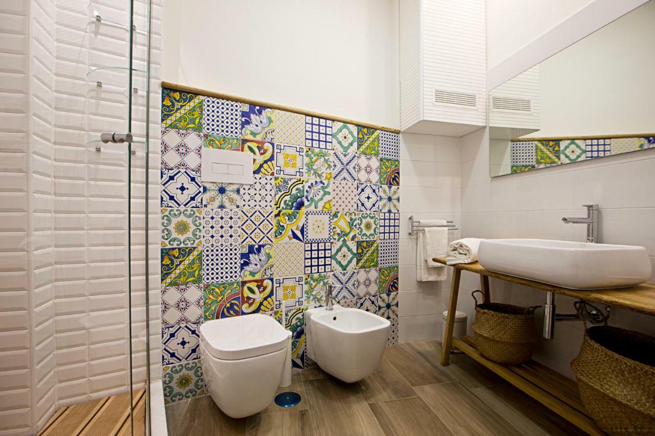 Chung cư 80 m² 3 phòng ngủ, 2 phòng tắm riêng ở Plebiscito Napoli Ngoại thất bức ảnh
